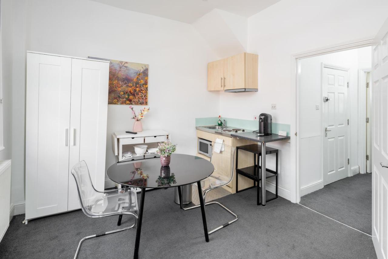 Ferienwohnung Cosy 1-Bed Flat On King'S Road In Chelsea, West London Exterior foto