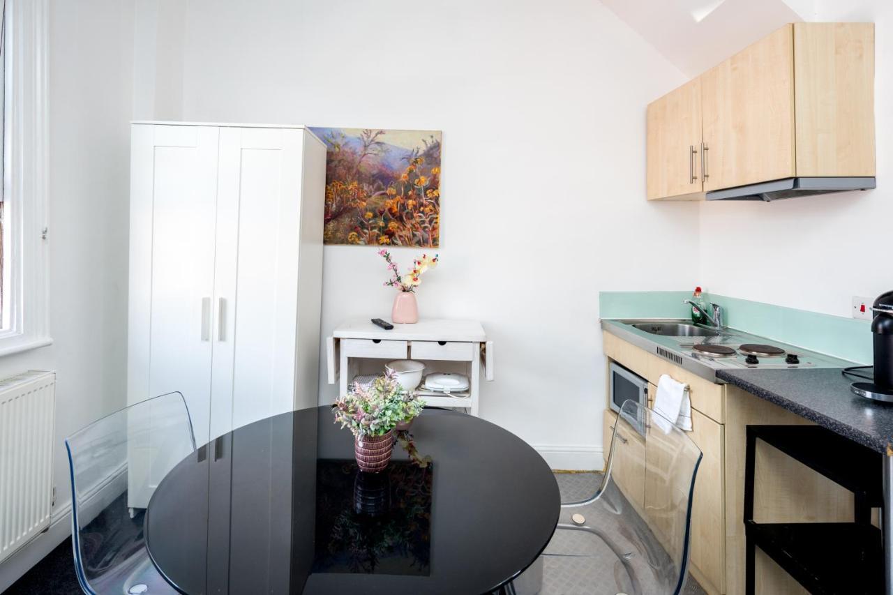 Ferienwohnung Cosy 1-Bed Flat On King'S Road In Chelsea, West London Exterior foto